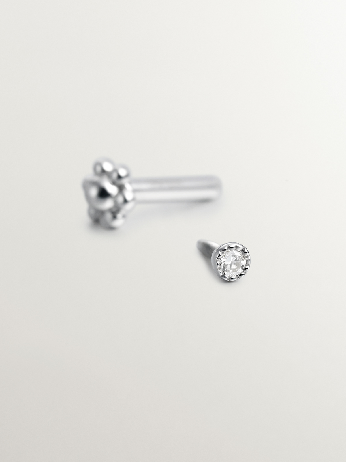 Piercing individuel en or blanc 18K avec diamant