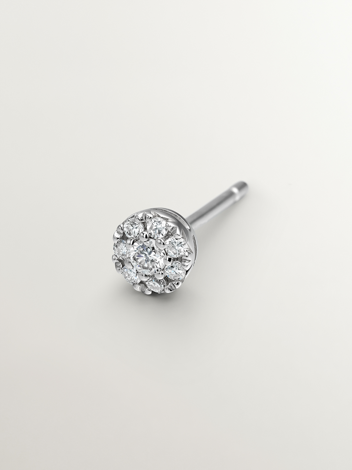 Boucle d'oreille individuelle en or blanc 18 carats avec diamant taille brillant