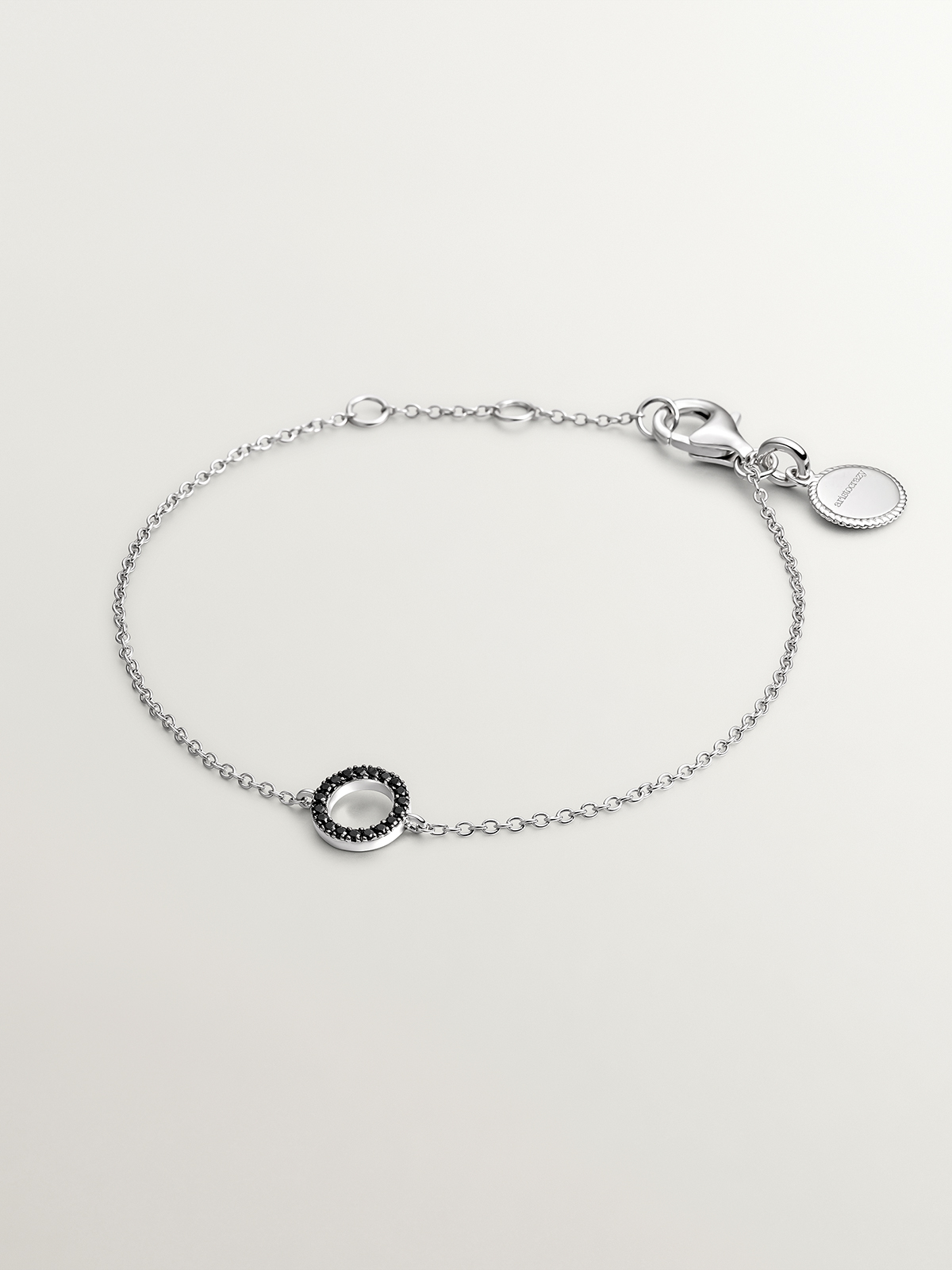 Bracelet en argent 925 avec cercle de spinelles noires