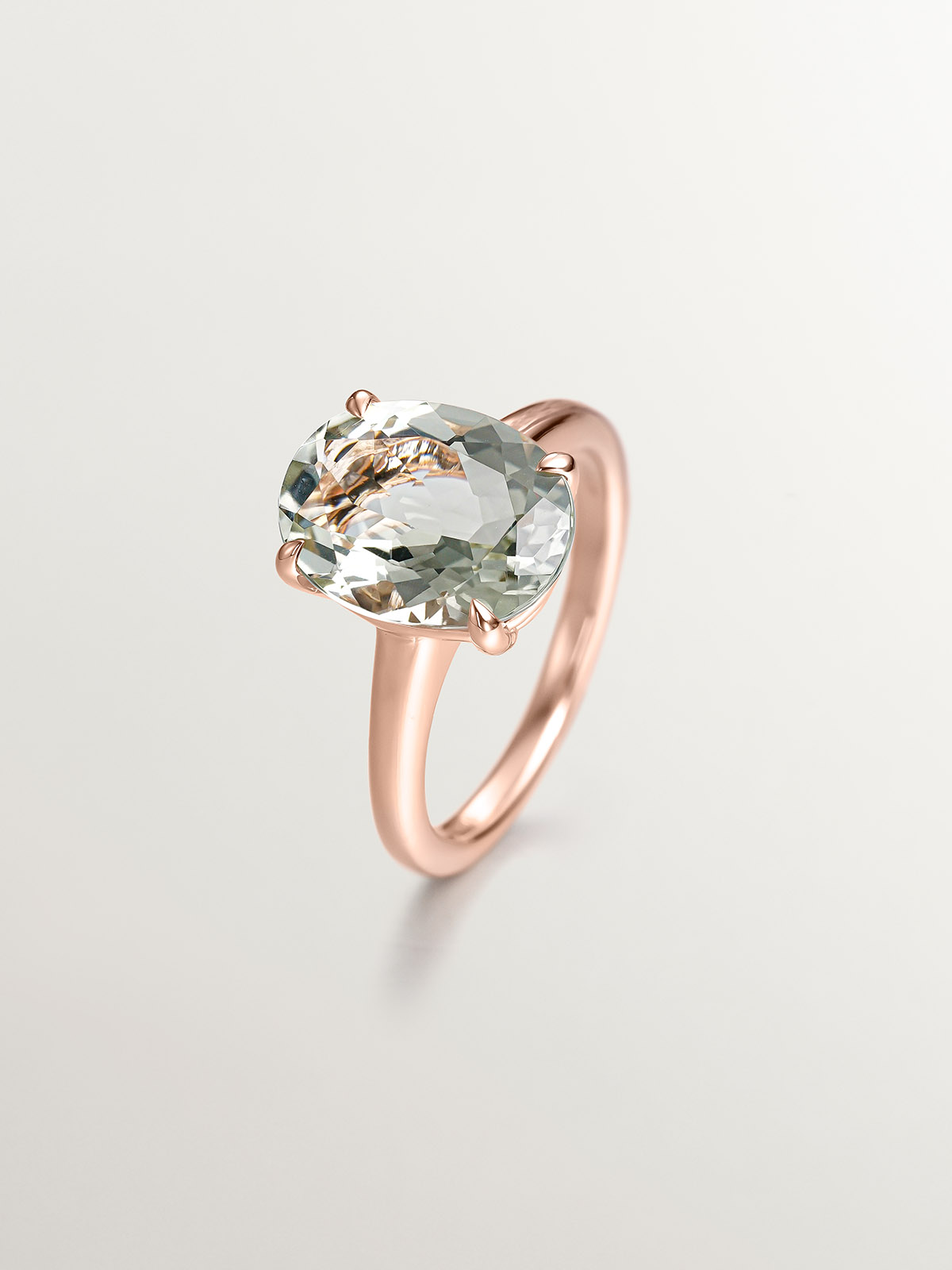 928 Silver ring plated in 18K rose gold with green quartz