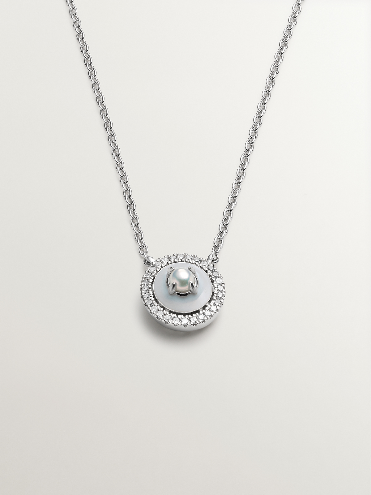 925 silver pendant and 18K white gold with white pearls, white diamonds and gray enamel