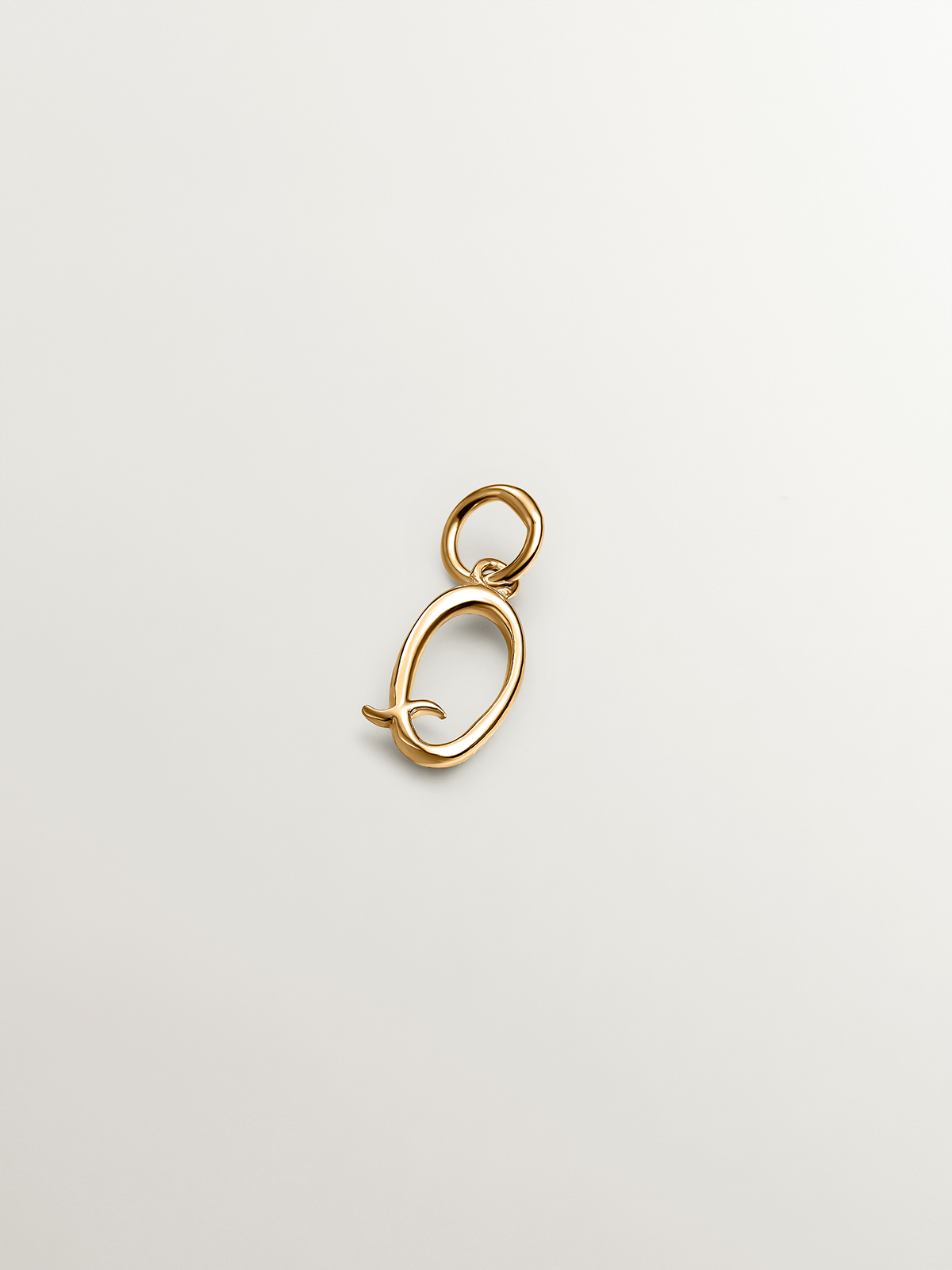 18K yellow gold plated 925 silver charm with initial Q.