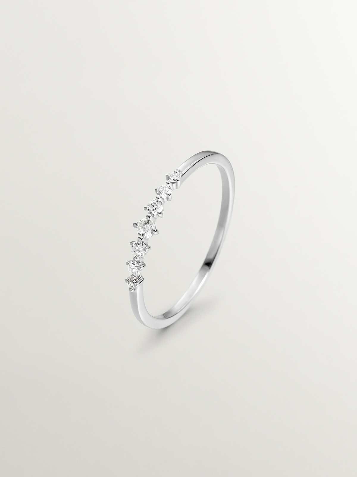 18K White Gold Ring with Diamonds