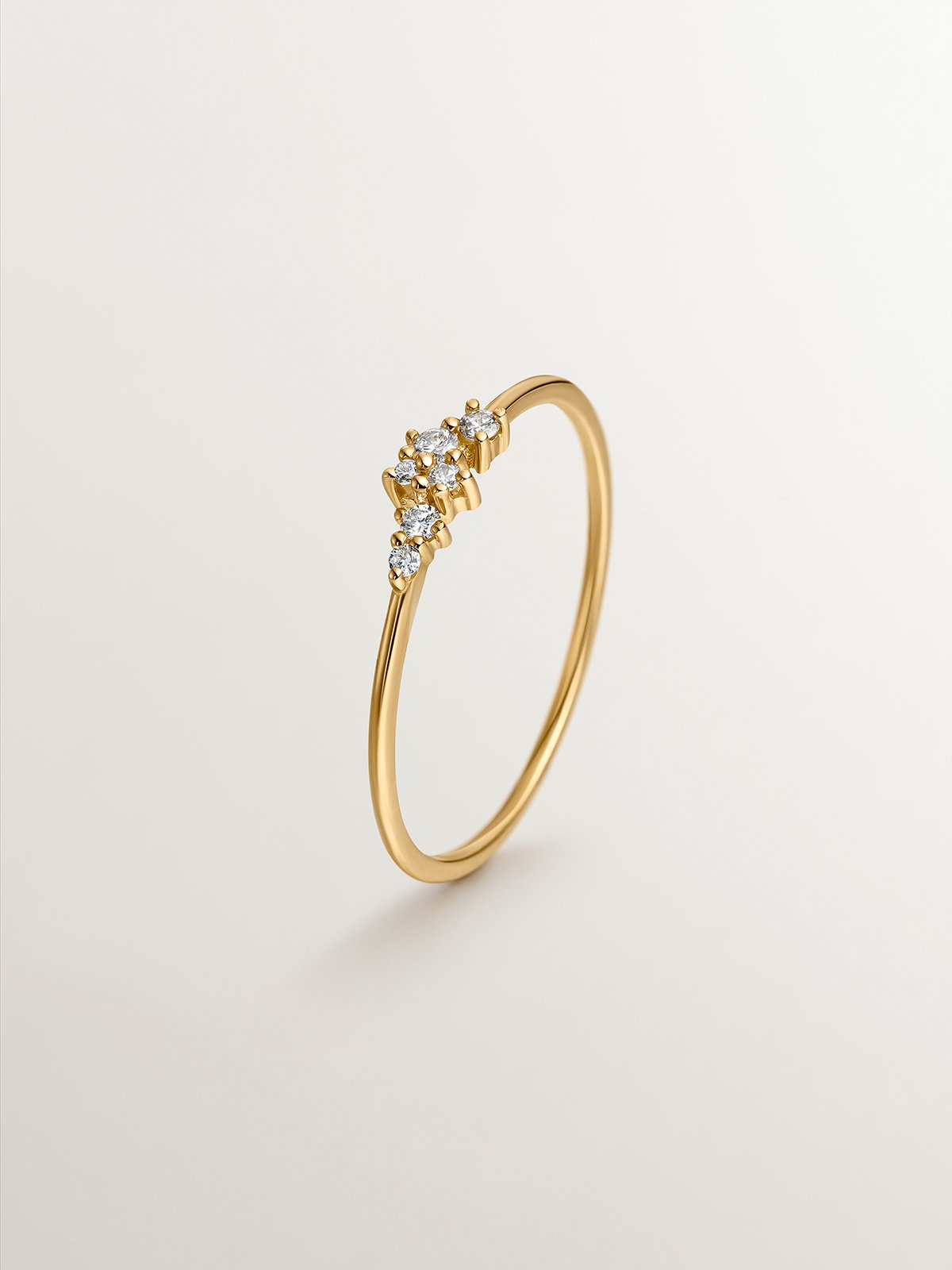 Anillo de oro amarillo de 18K con diamantes 0,025 cts