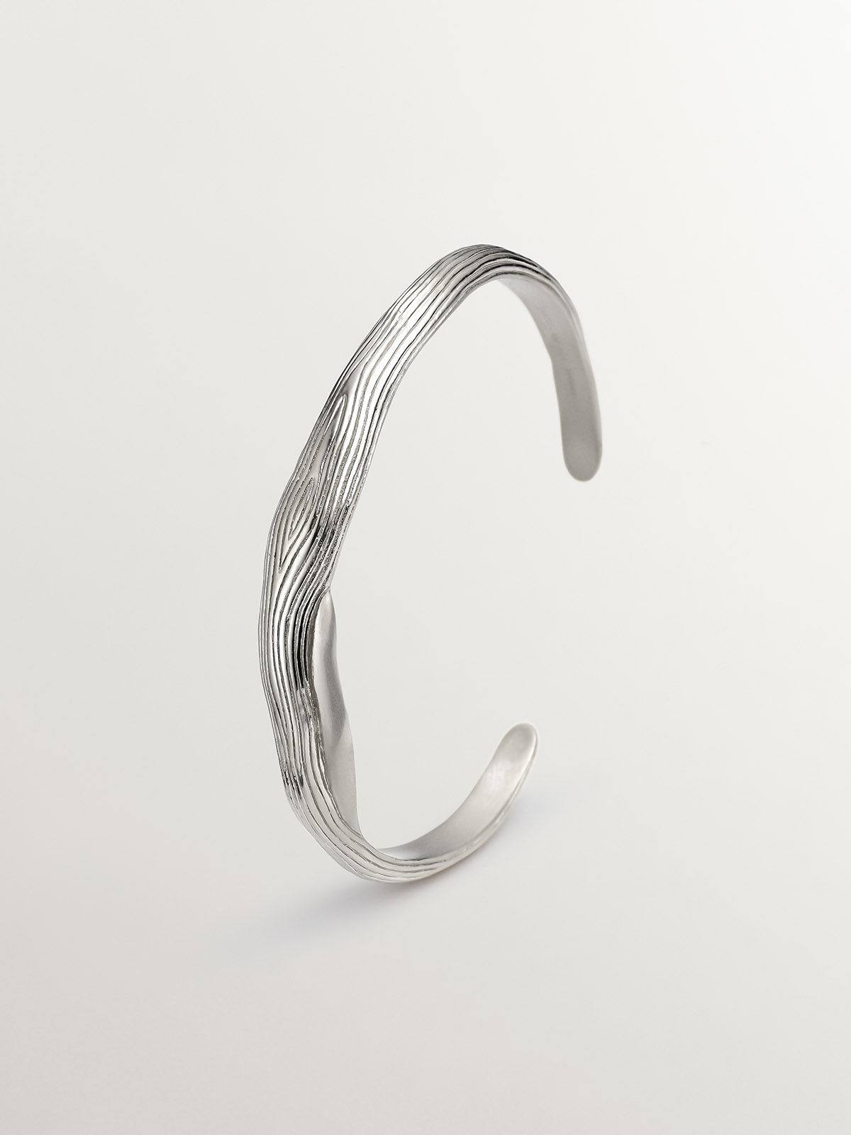 925 Silver bracelet with embossed and irregular shape