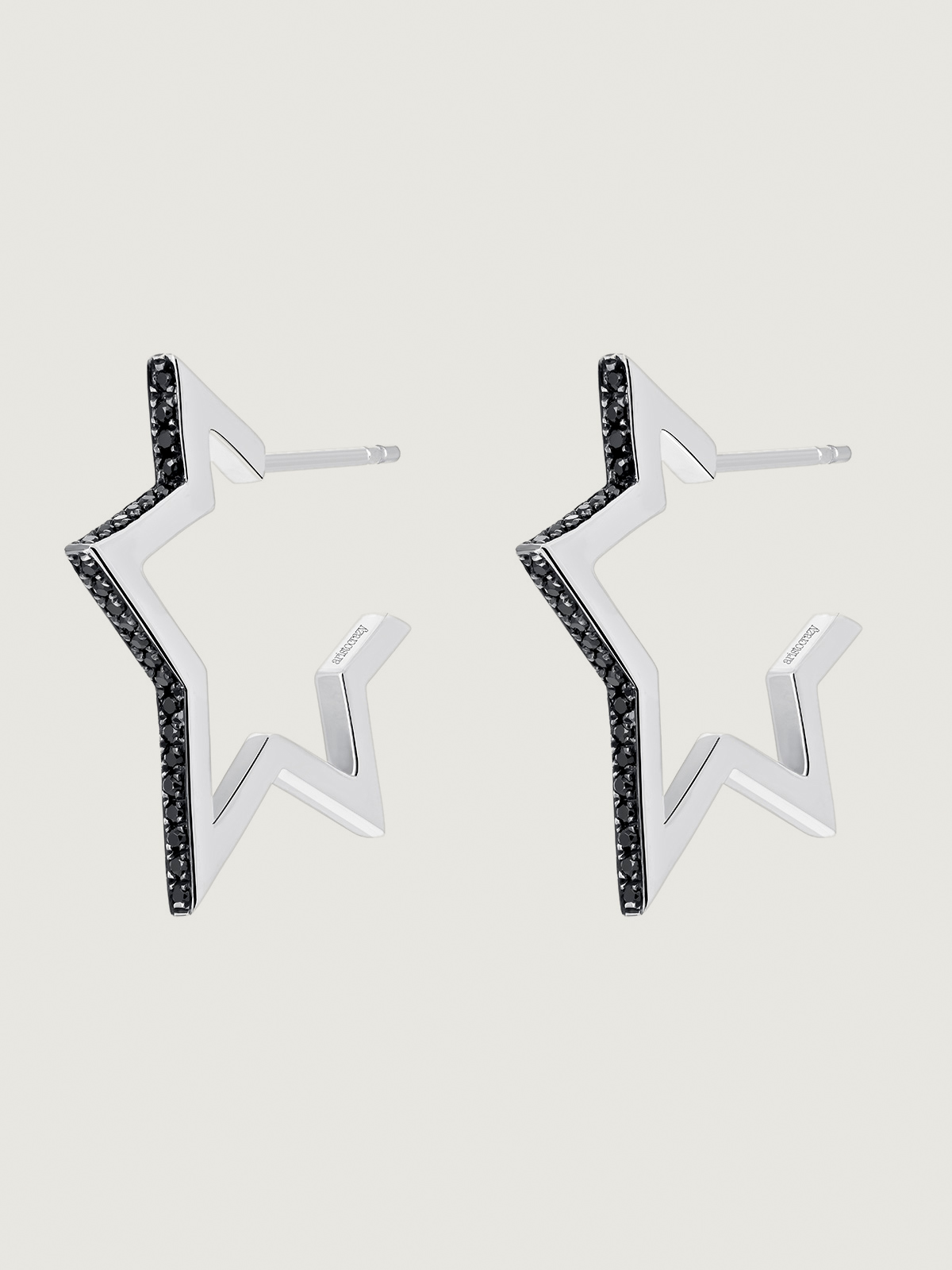 Pendientes de plata 925 con forma de estrella y con espinelas negras