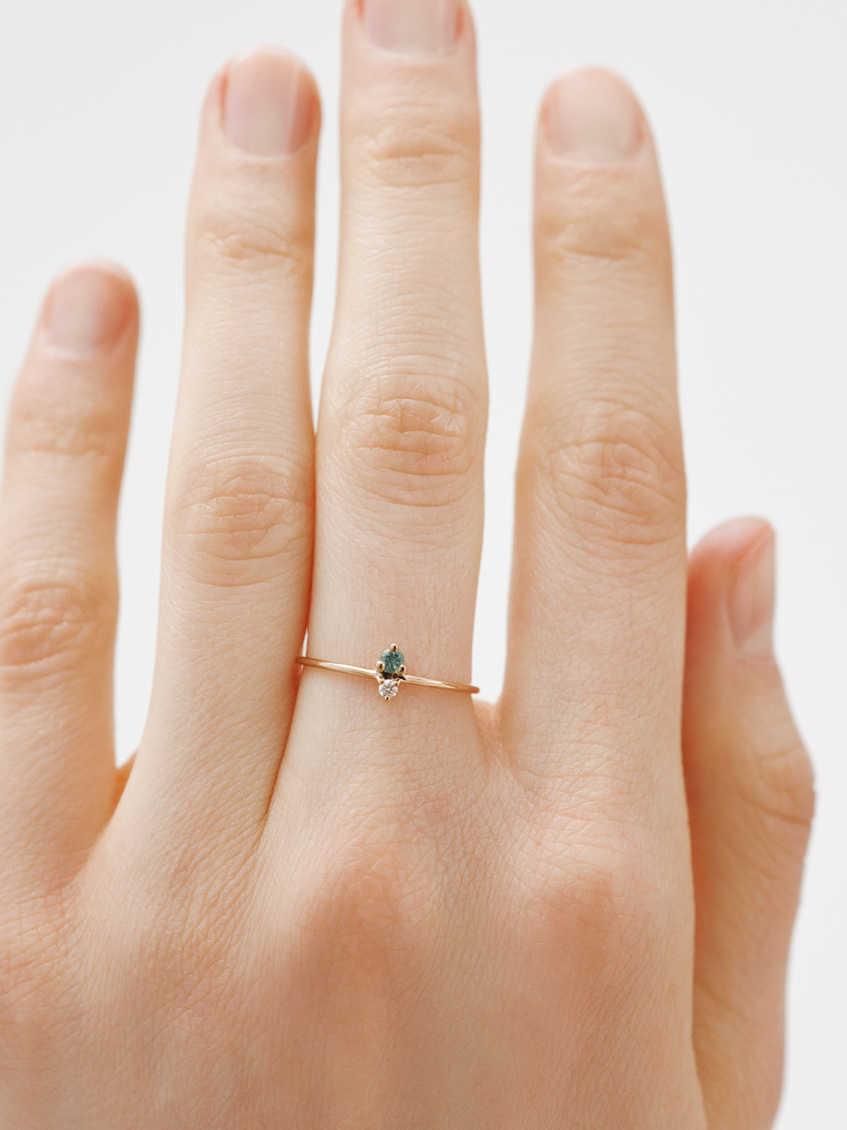 9K Yellow Gold Ring with Emerald and Diamond