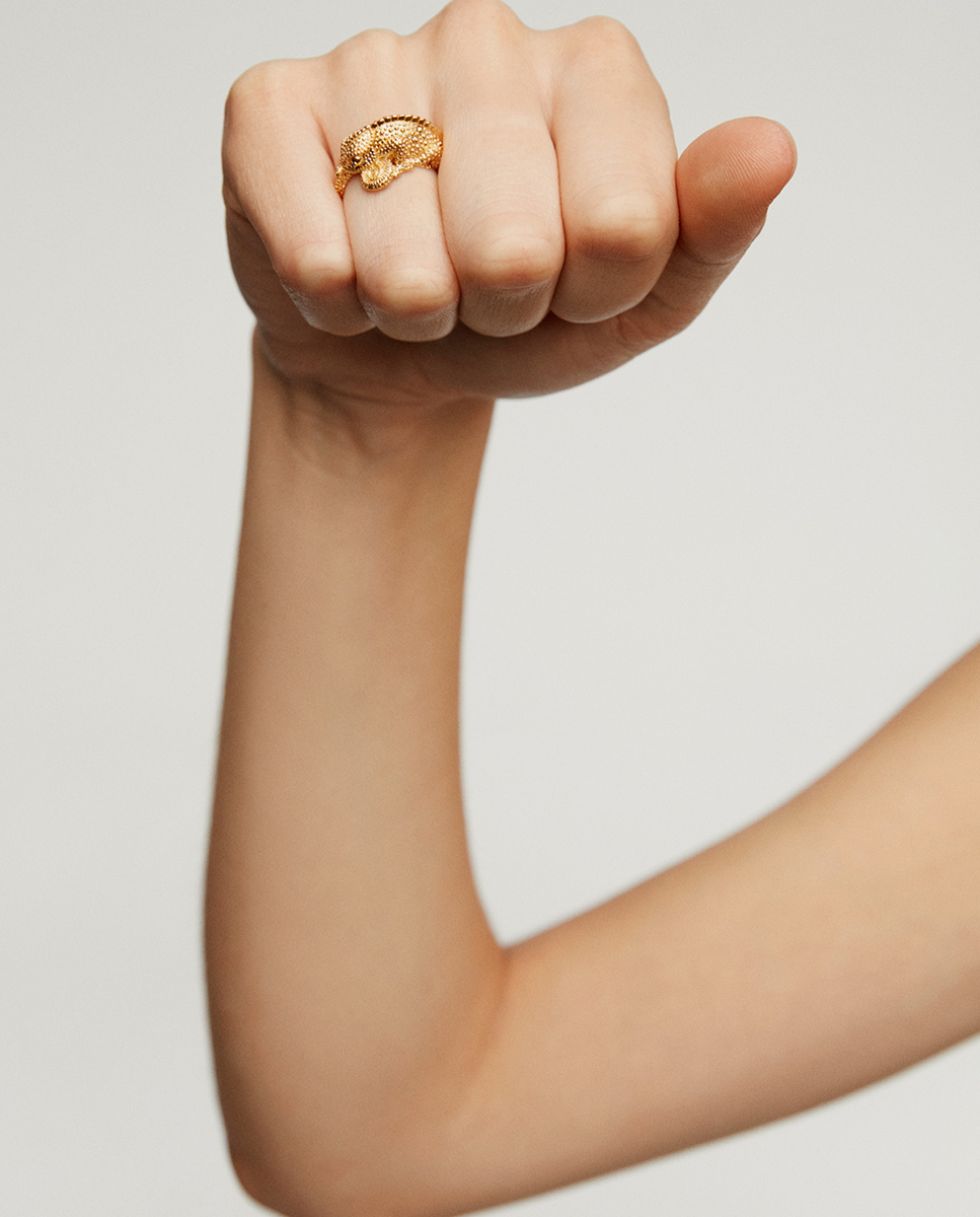 925 Bague en argent baignée en or jaune 18 carats avec un petit caméléon