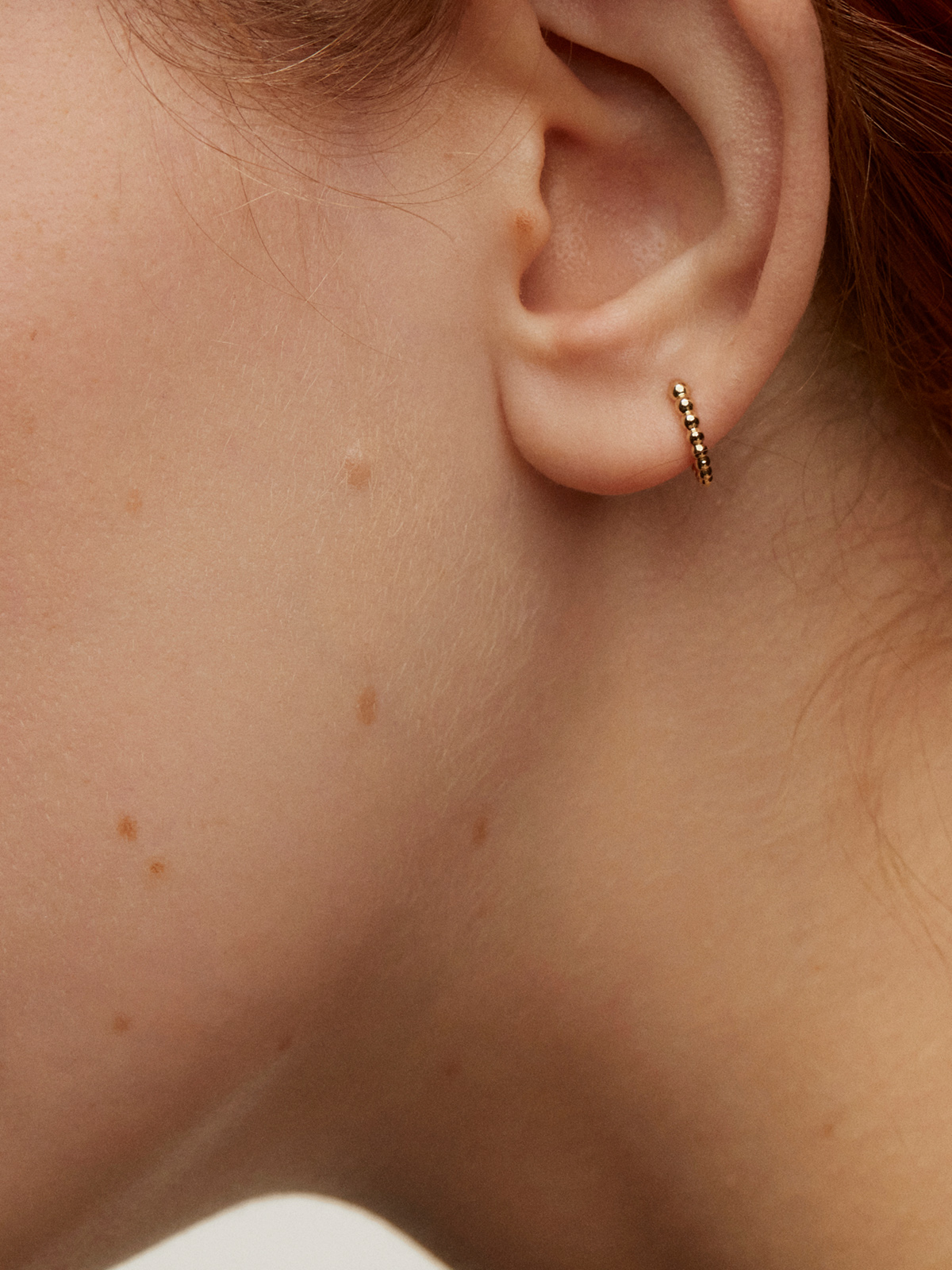 Boucle d'oreille individuelle petite en or jaune 9K avec des petites boules