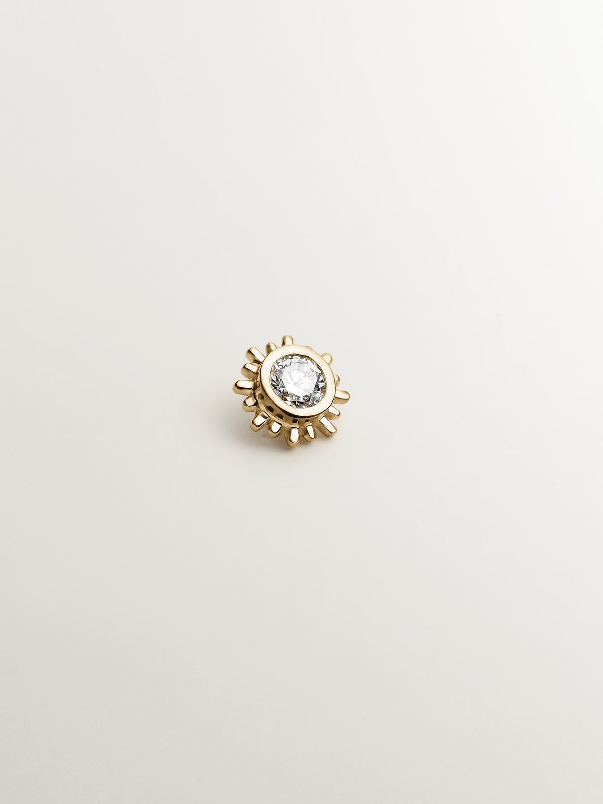 Piercing chaton en or jaune 18K avec diamant