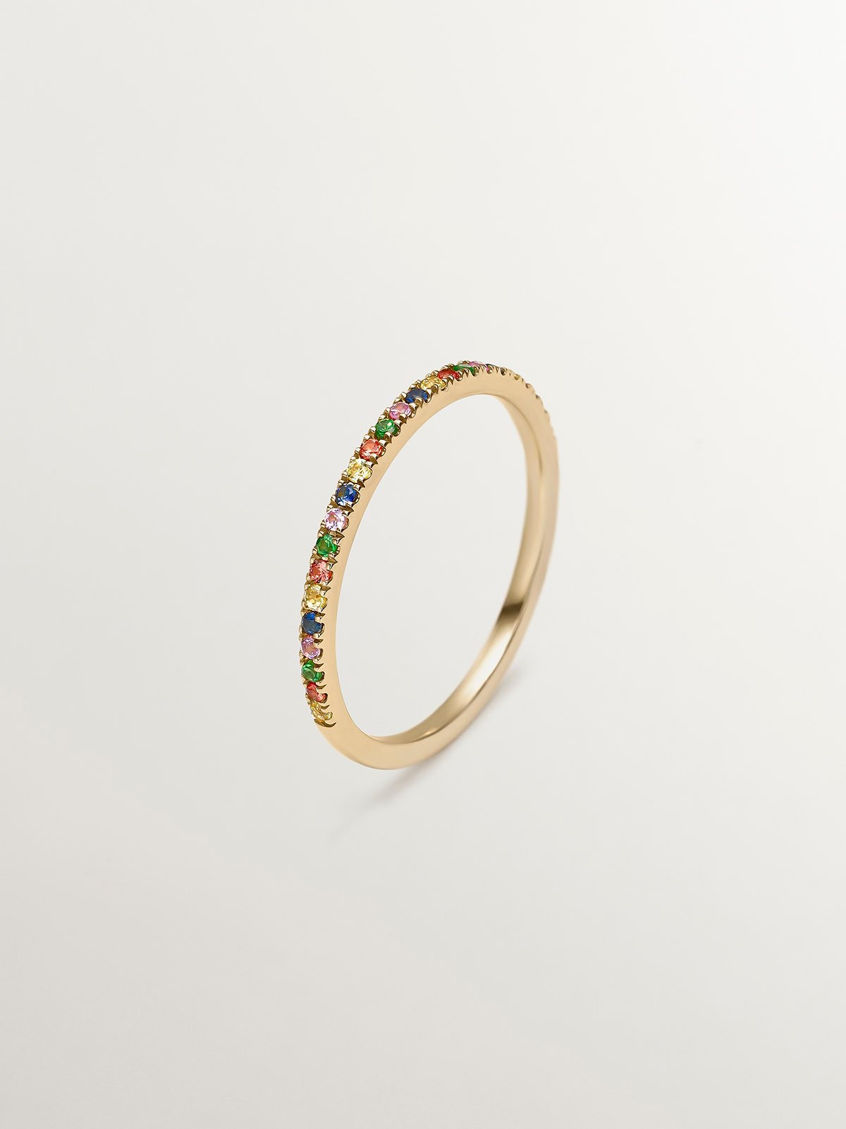 Anillo de oro amarillo de 9K con tsavoritas y zafiros multicolor