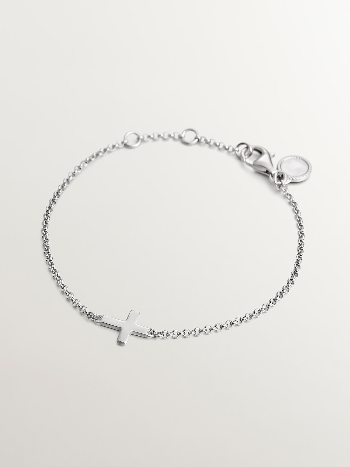 Bracelet en argent 925 avec croix.