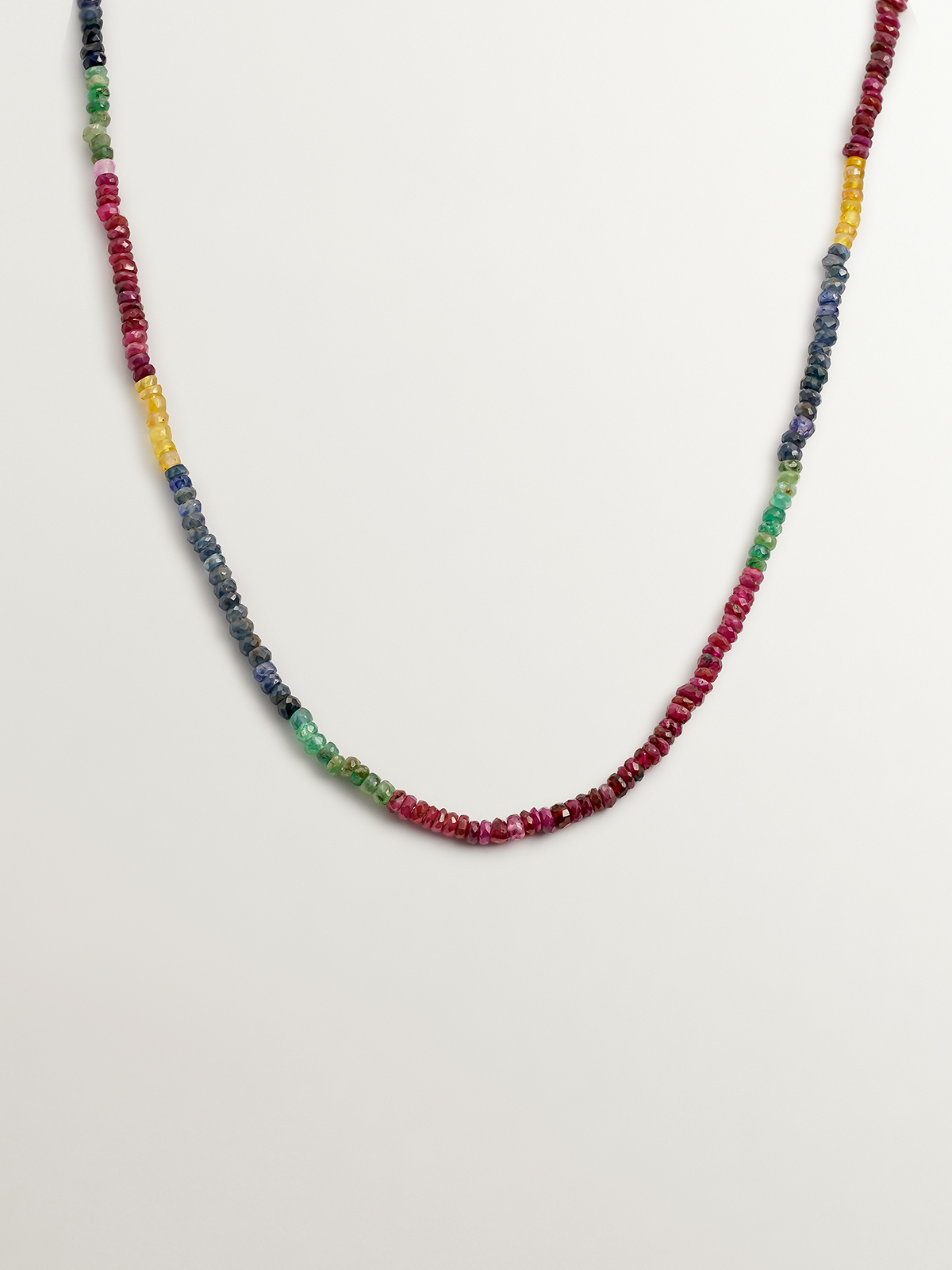 Collier en argent 925 plaqué en or jaune 18K avec des boules de saphirs multicolores