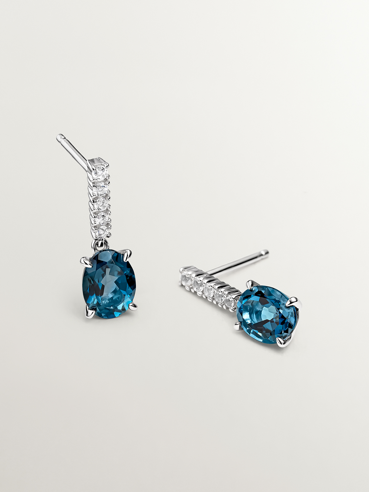 Boucles d'oreilles en argent 925 avec topazes blanches et London Blue.