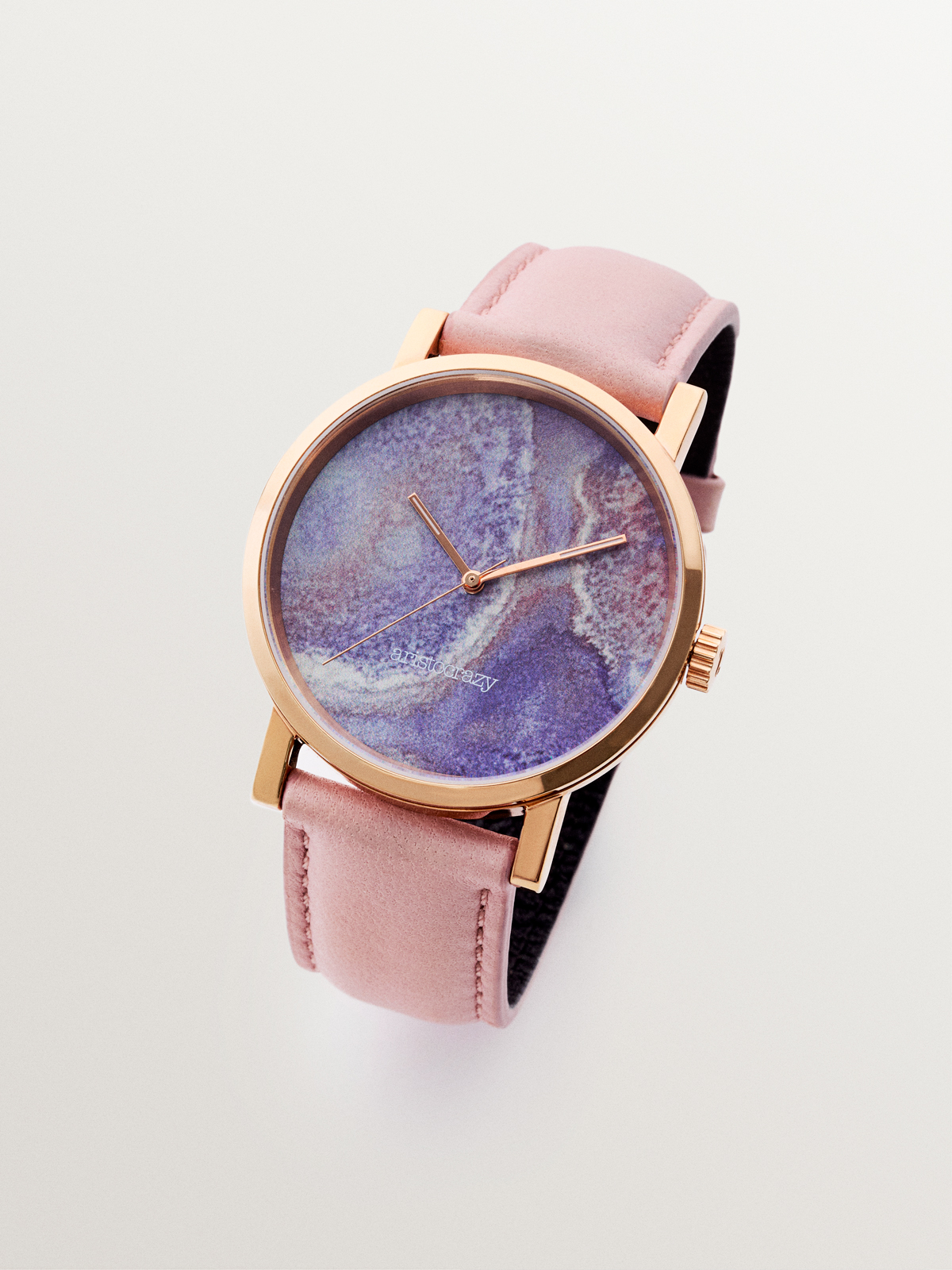 Reloj Watercolors con correa de cuero rosa y esfera efecto mármol multicolor