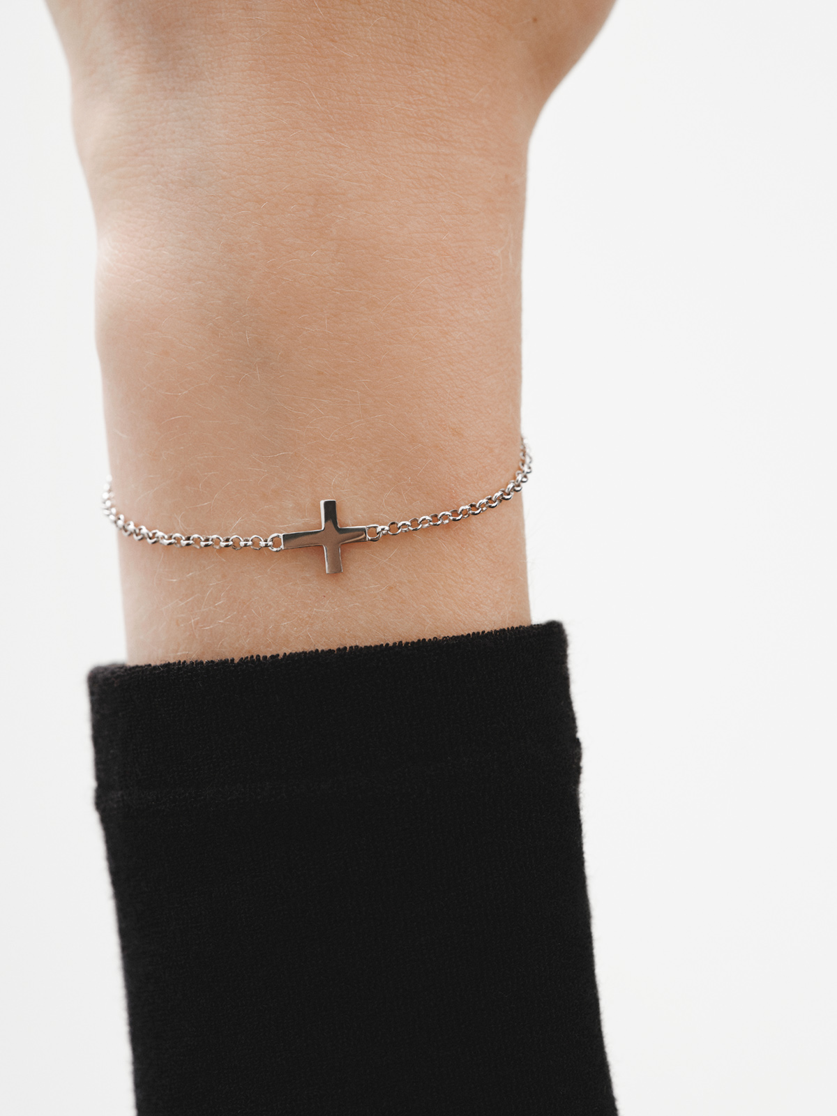 Bracelet en argent 925 avec croix.