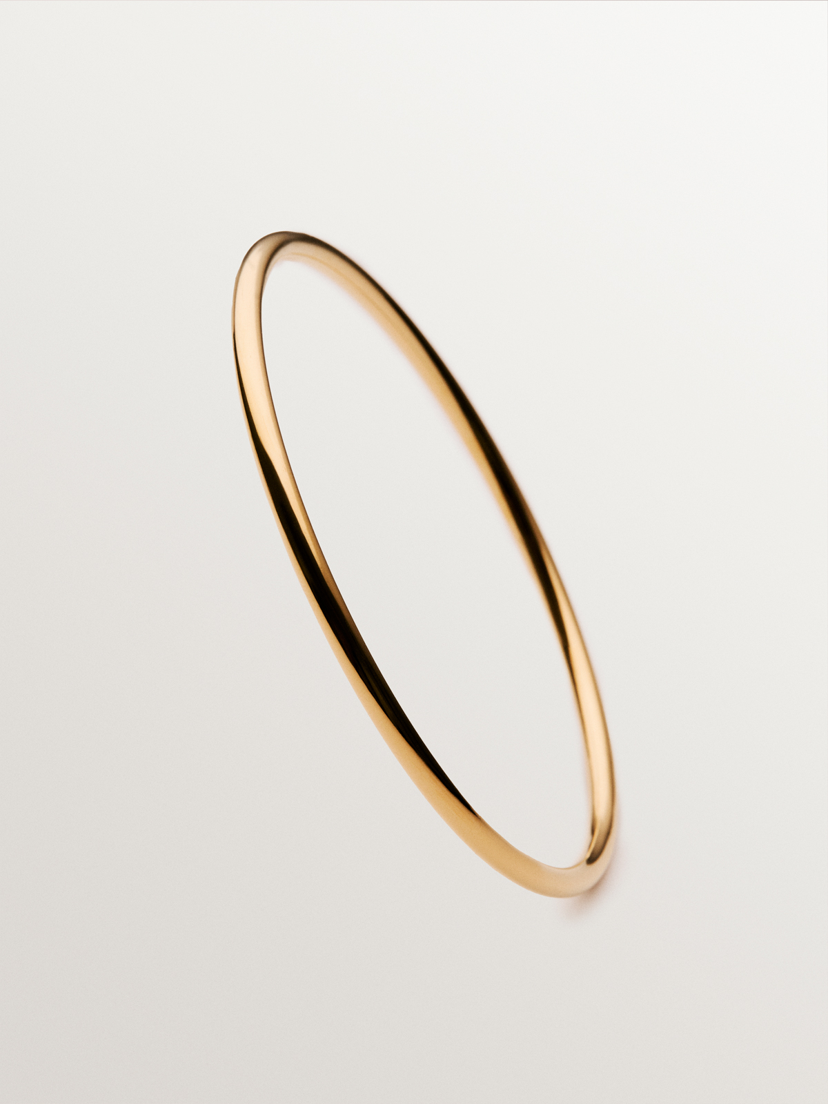 Rigid weekly style bracelet in 18K yellow gold plated 925 silver.