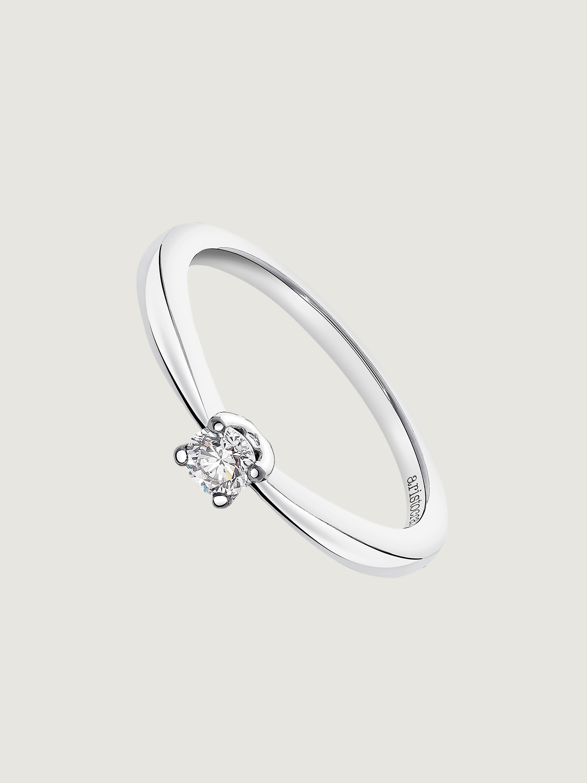 Bague solitaire en or blanc 18K avec diamant de 0,15cts.